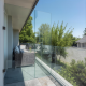 glazen-windscherm-op-balkon-2